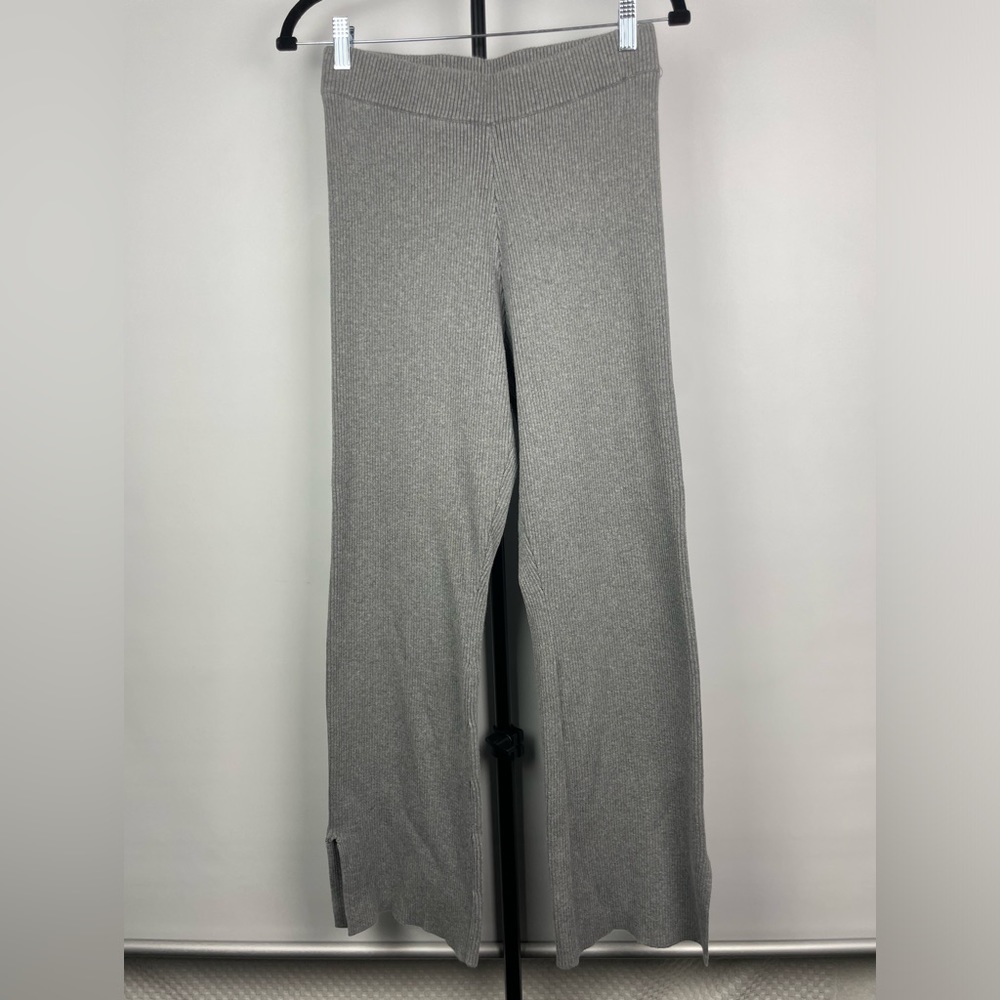 Good American Gray Ribbed Knit Pull On Elastic Waist Palazzo Pant with Side Slit